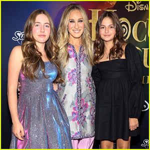 Sarah Jessica Parker Brings Twin Daughters Marion & Tabitha To 'Hocus Pocus 2' Premiere!