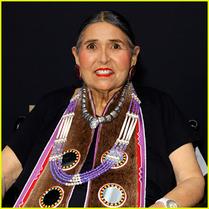 Activist Sacheen Littlefeather Dies at 75, Days After Accepting Apology from The Academy