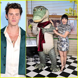 Shawn Mendes & Constance Wu Pose With A Crocodile at 'Lyle, Lyle, Crocodile' Premiere in NYC!
