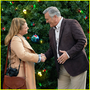 Jaicy Elliot Reunites With A Long Lost Father In Hallmark's 'My Southern Family Christmas'