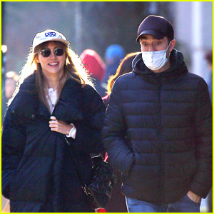 Robert Pattinson & Suki Waterhouse Spotted in New York Ahead of New Year's Eve Weekend