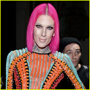 Who is Jeffree Star Dating? Beauty Mogul Shares New Picture with 'NFL Boo'