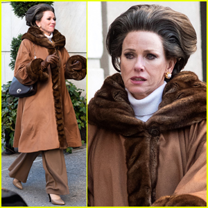 Naomi Watts is Nearly Unrecognizable as Babe Paley on Set of 'Feud' in NYC
