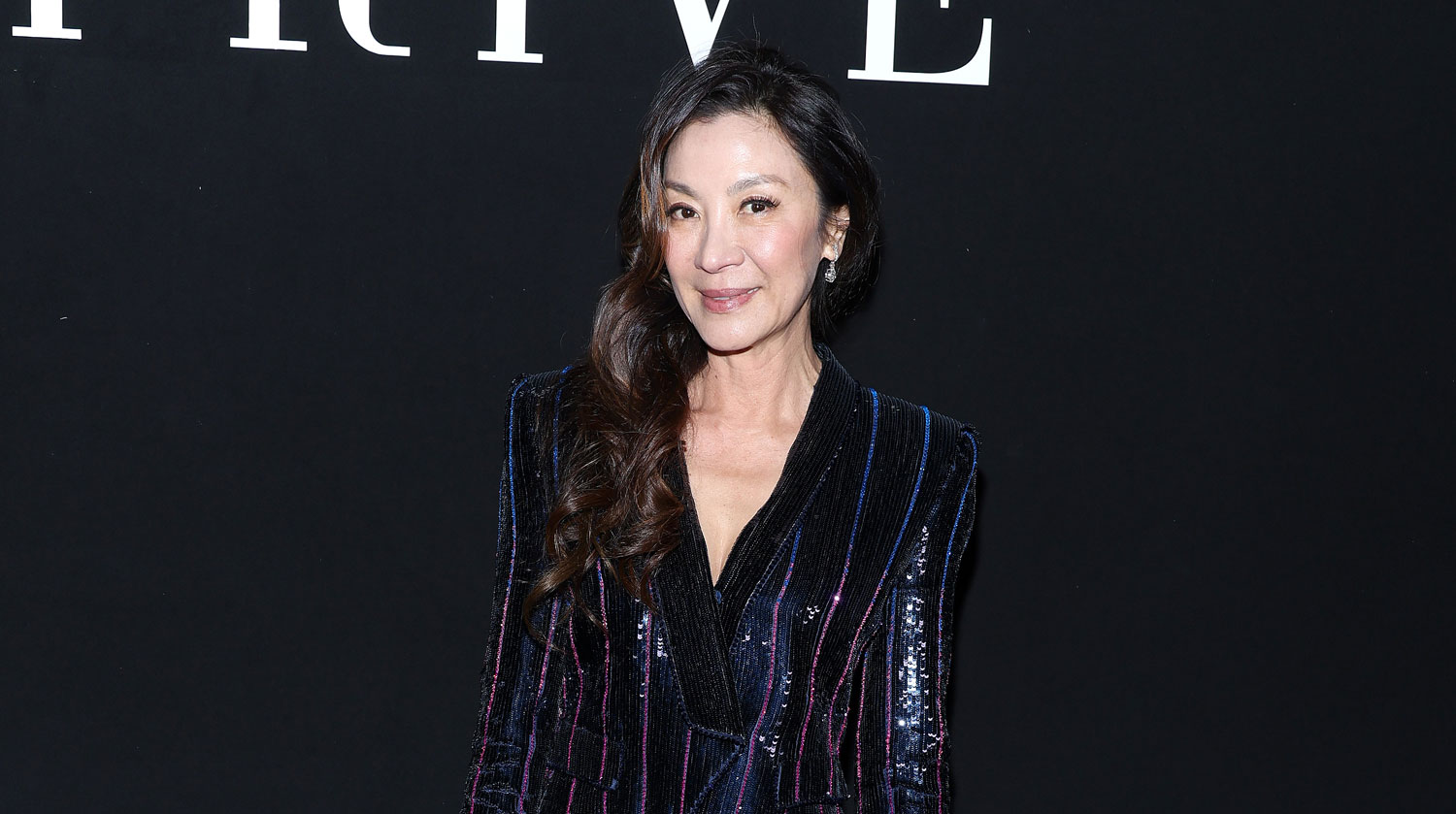 Michelle Yeoh Attends a Fashion Show in Paris After Making History with Her Oscar Nomination Michelle Yeoh Attends a Fashion Show in Paris After Making History with Her Oscar Nomination | Carla Bruni, Coco Rocha, Dylan Penn, Fashion, Juliette Binoche, Lucas Bravo, Melanie Laurent, Michelle Yeoh - Vimarsana News
