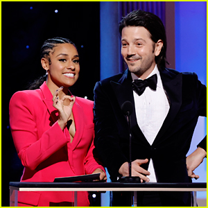 Ariana DeBose Tells Diego Luna to 'Do The Thing' While Presenting at SAG Awards 2023
