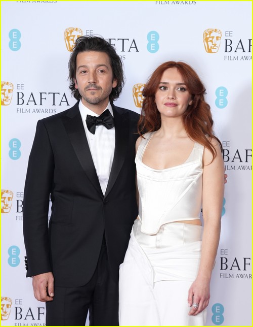 Diego Luna (with co-presenter Olivia Cooke) at the BAFTAs 2023