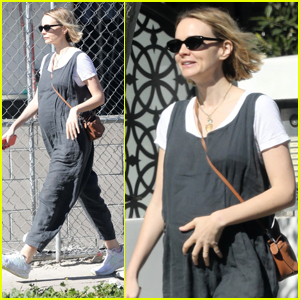 Carey Mulligan Cradles Her Baby Bump While Getting Coffee with a Friend