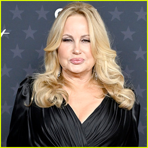 Jennifer Coolidge Reveals Why She's an Awards Season Darling This Year