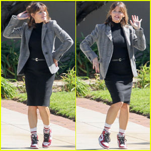 Jennifer Garner Dances on Set of 'Family Leave' in Cute New Photos!