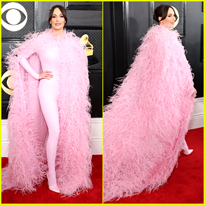 Kacey Musgraves Has A Bubblegum Pink Moment at the 2023 Grammys!