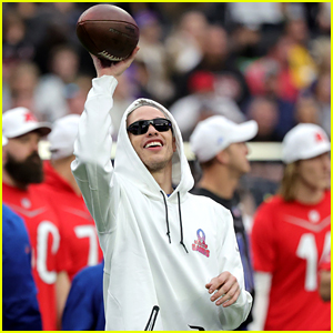 Pete Davidson Hilariously Questions Why He's Judging A Football Competition at Pro Bowl 2023