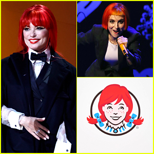 Shania Twain Sparks Comparisons To Hayley Williams & Wendy's With Second Grammys Look