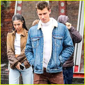 Shawn Mendes Joins His Pals For Some Shopping In The Rain