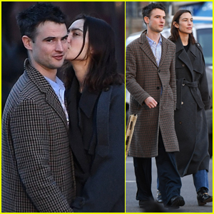 Tom Sturridge Gets a Kiss on the Cheek from Girlfriend Alexa Chung During NYC Outing