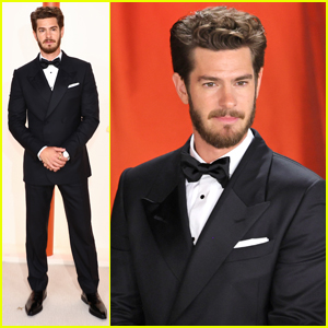 Presenter Andrew Garfield Stays Classic in a Fitted Tuxedo for Oscars 2023