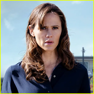 Jennifer Garner Is Desperate For More Clues In 'The Last Thing He Told Me' Trailer - Watch Now!