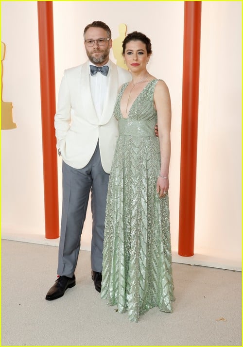 Seth Rogen and wife Lauren Miller on the Oscars 2023 red carpet