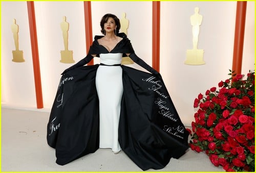 Shohreh Aghdashloo on the Oscars 2023 red carpet