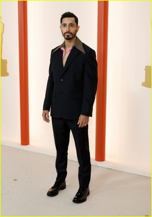 Riz Ahmed on the Oscars 2023 red carpet