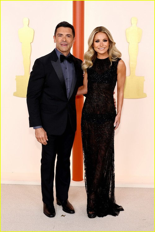 Kelly Ripa and Mark Consuelos on the Oscars 2023 red carpet