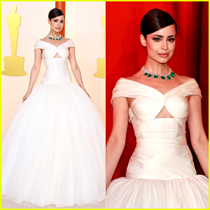 'Applause' Performer Sofia Carson Stuns in Princess Gown on Oscars 2023 Red Carpet