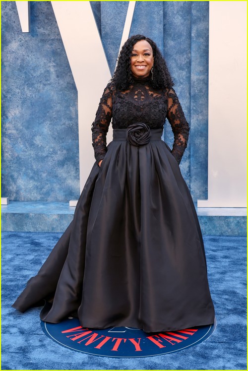 Shonda Rhimes at the Vanity Fair Oscar Party 2023