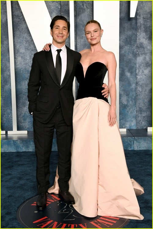 Justin Long and Kate Bosworth at the Vanity Fair Oscar Party 2023