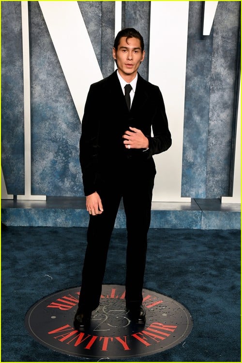 Evan Mock at the Vanity Fair Oscar Party 2023