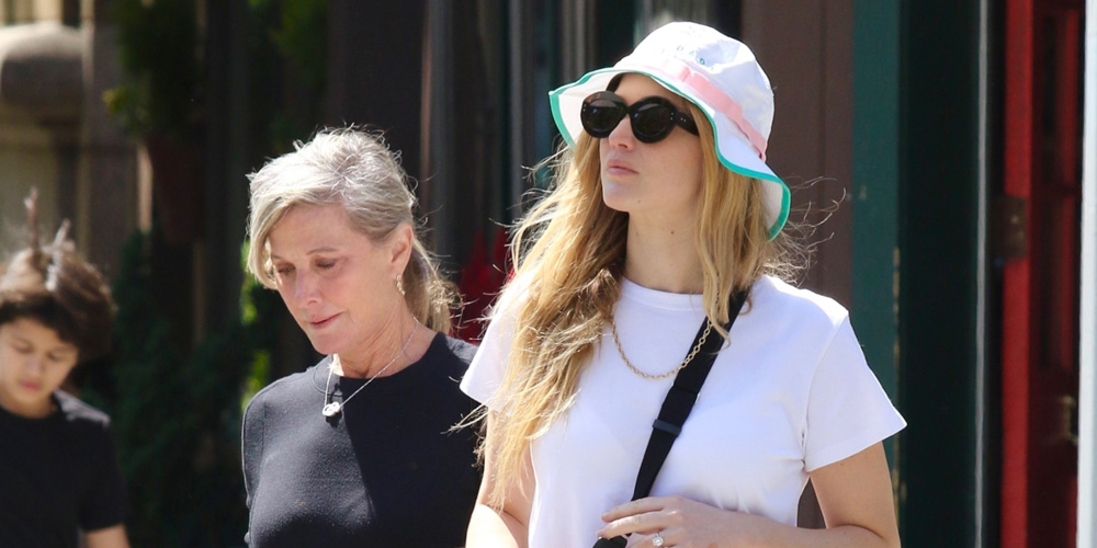 Jennifer Lawrence Goes Casual While Spending Mother’s Day With Her Mom Karen | Just Jared: Entertainment News and Celebrity Photos