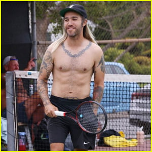 Shirtless Pete Wentz Enjoys a Tennis Match, Shows Off His Long Blonde Hair on the Court