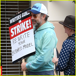 Jason Sudeikis Joins Writer's Strike Picket Line Just Days After 'Ted Lasso' Series Finale