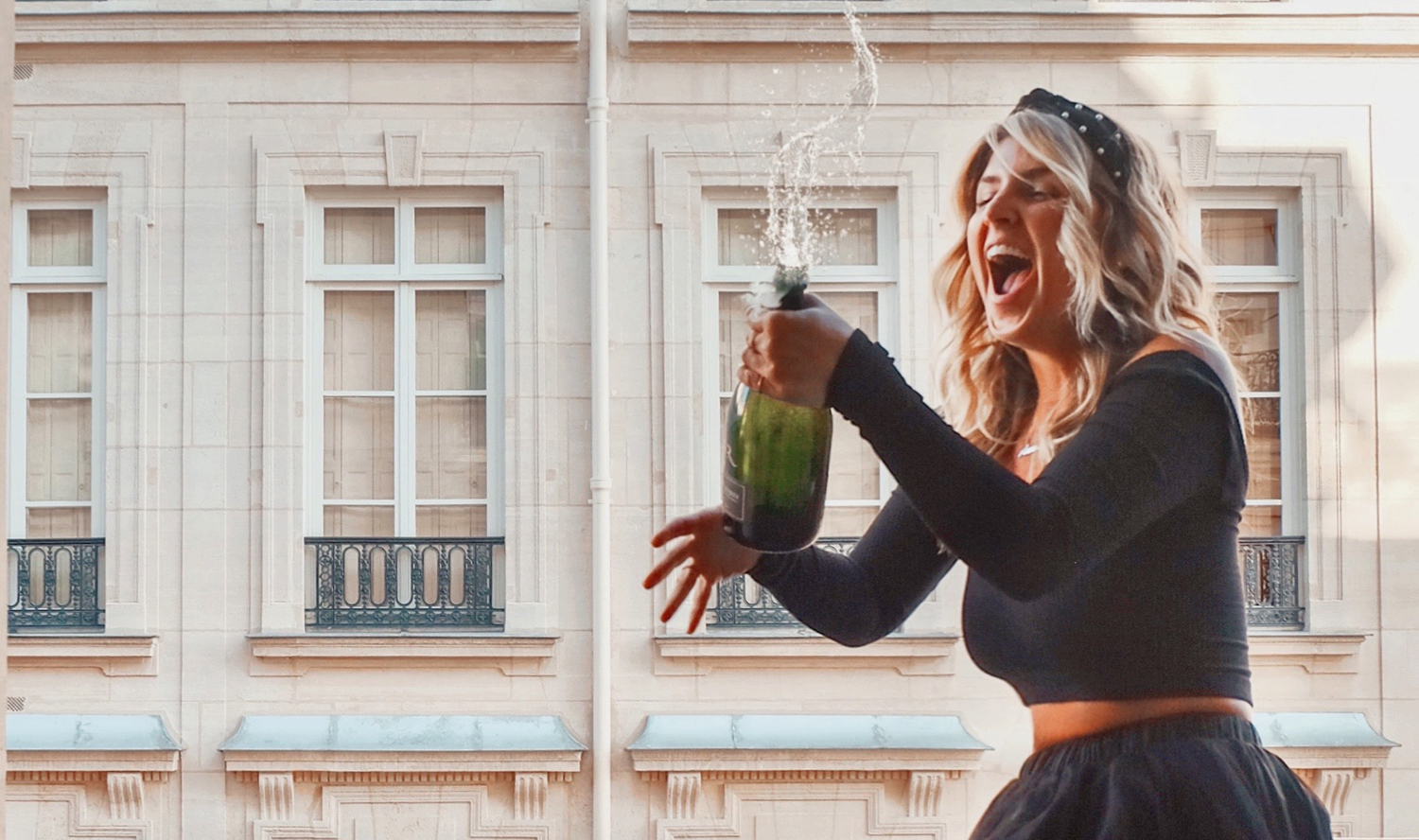 Get to Know Author Anna Kloots with These 10 Fun Facts! (Exclusive)