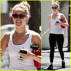 Jennifer Lawrence Kicks Off Her Day with Pilates Class in L.A.