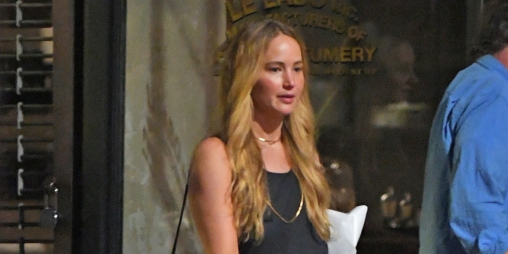 Jennifer Lawrence Enjoys Dinner With Friends in NYC! | Jennifer Lawrence, molly howard, tracy dubb | Just Jared: Celebrity News and Gossip - Vimarsana News