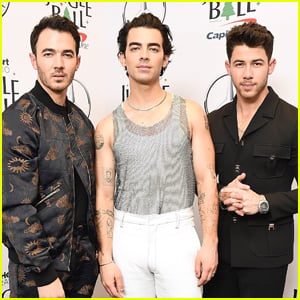 Jonas Brothers Dedicate Their Song 'Little Bird' to Mother Who Lost Her Daughter During Recent Concert