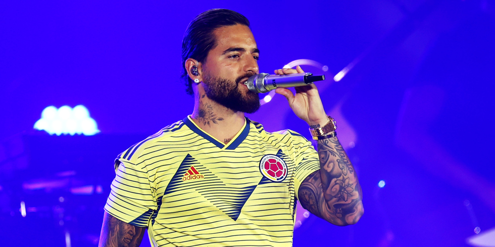 Maluma Effortlessly Catches Crutch Thrown at Him During a Concert & Grinds On It