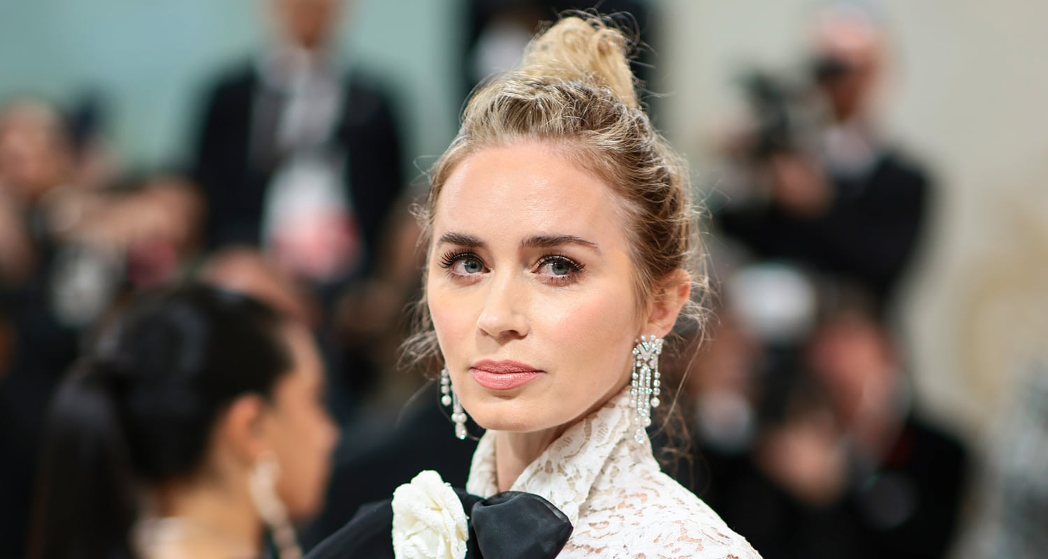 Emily Blunt 'Appalled' by Re-Surfaced Comments About Chili's Sever: I'm So Sorry' | Emily Blunt | Just Jared: Celebrity Gossip and Breaking Entertainment News - Vimarsana News