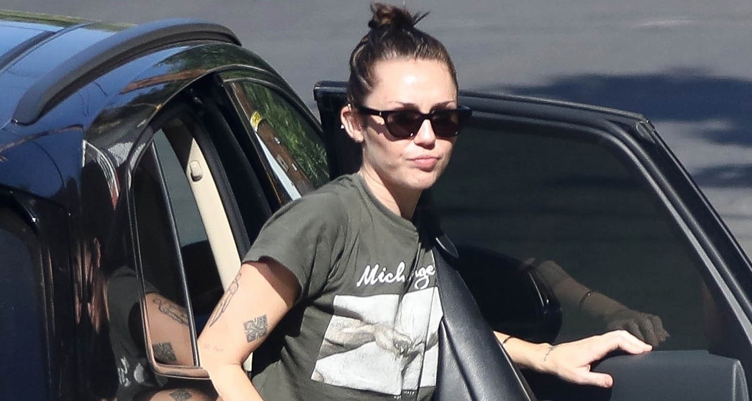 Miley Cyrus Spends the Afternoon Shopping with a Few Friends | Miley Cyrus | Just Jared: Celebrity Gossip and Breaking Entertainment News - Vimarsana News