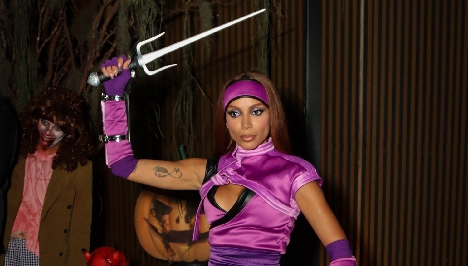 Anitta Wears a Mortal Kombat Costume for Halloween Party in Brazil!