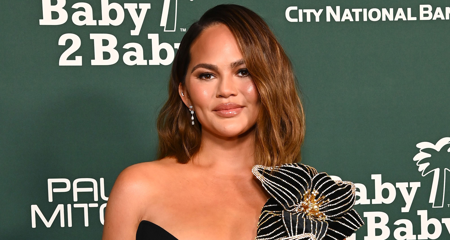 Chrissy Teigen Laughs Off Wardrobe Malfunction at Baby2Baby Gala
