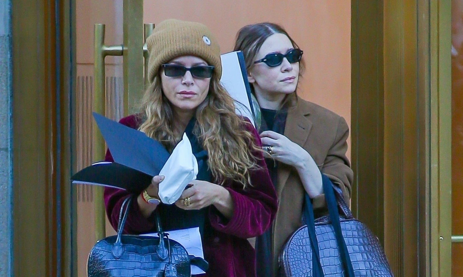Mary-Kate & Ashley Olsen Spotted Together in Rare Sighting in New York City (Photos!) | Ashley Olsen, Mary-Kate Olsen, Olsen Twins | Just Jared: Celebrity Gossip and Breaking Entertainment News - Vimarsana News
