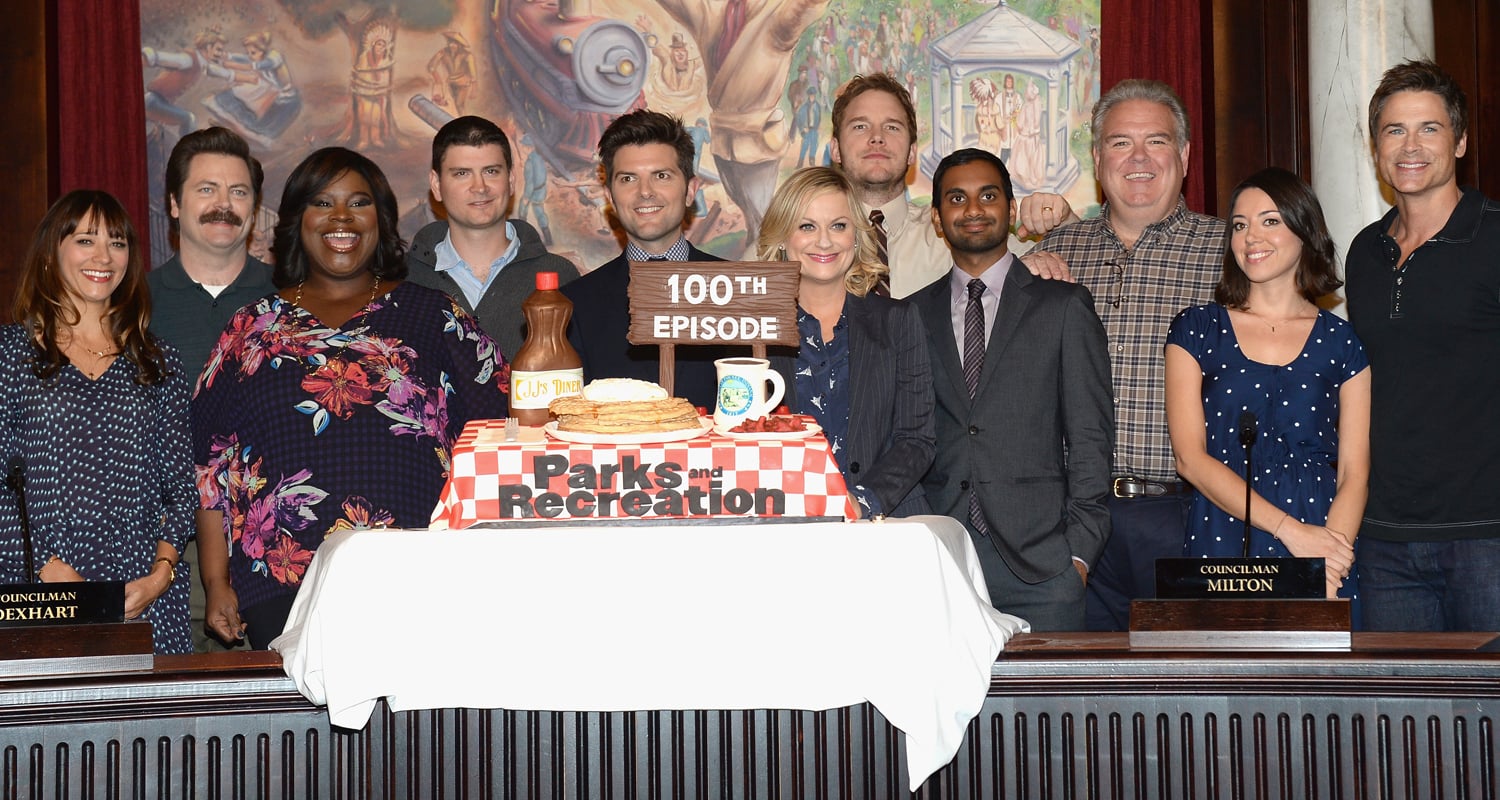 The Richest 'Parks & Rec' Cast Members, Ranked From Lowest to Highest (the Wealthiest Has a Net Worth of $100 Million!) | Adam Scott, Amy Poehler, Aubrey Plaza, Aziz Ansari, Chris Pratt, EG, evergreen, jim oheir, Net Worth, Nick Offerman, Parks and Recreation, Rashida Jones, Retta, Rob Lowe, Slideshow - Vimarsana News
