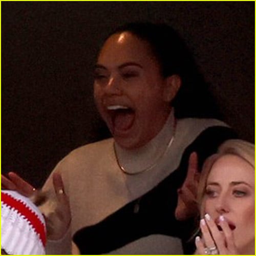 Inside Taylor Swift’s Suite at Chiefs-Patriots Game: Who’s She Sitting