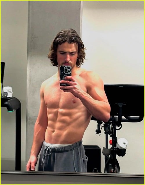 The Four Body Types, Fellow One Research - Celebrity Benson Boone Body Type One (BT1) Shape Physique