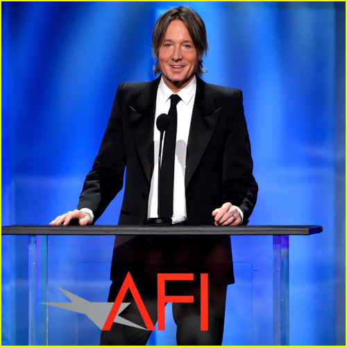 Photo of Keith Urban Giving a Speech