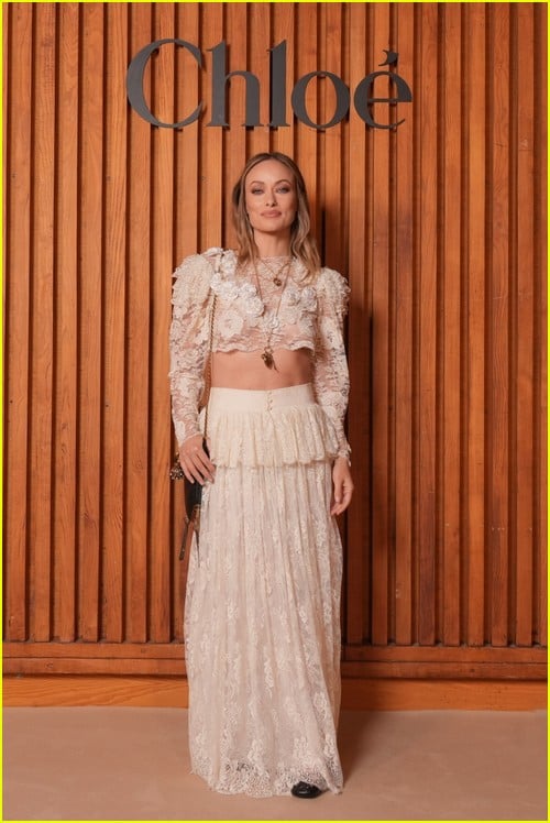 Chloe Show photos
