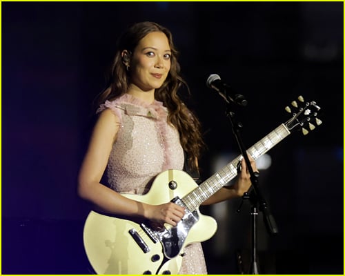 Laufey performing