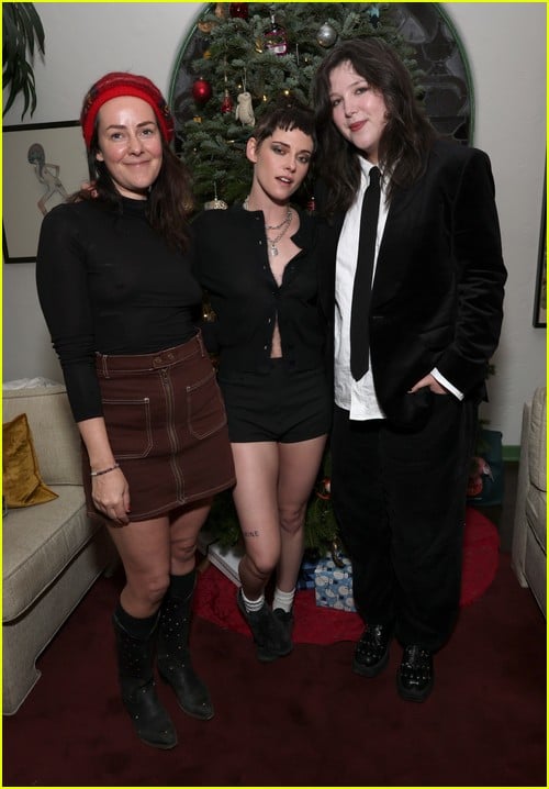 Jena Malone, Kristen Stewart e Lucy Dacus