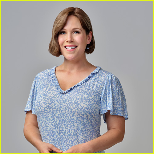 Erin Krakow as Elizabeth Thatcher Thornton in When Calls the Heart