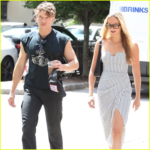 Connor Storrie com papel de parede